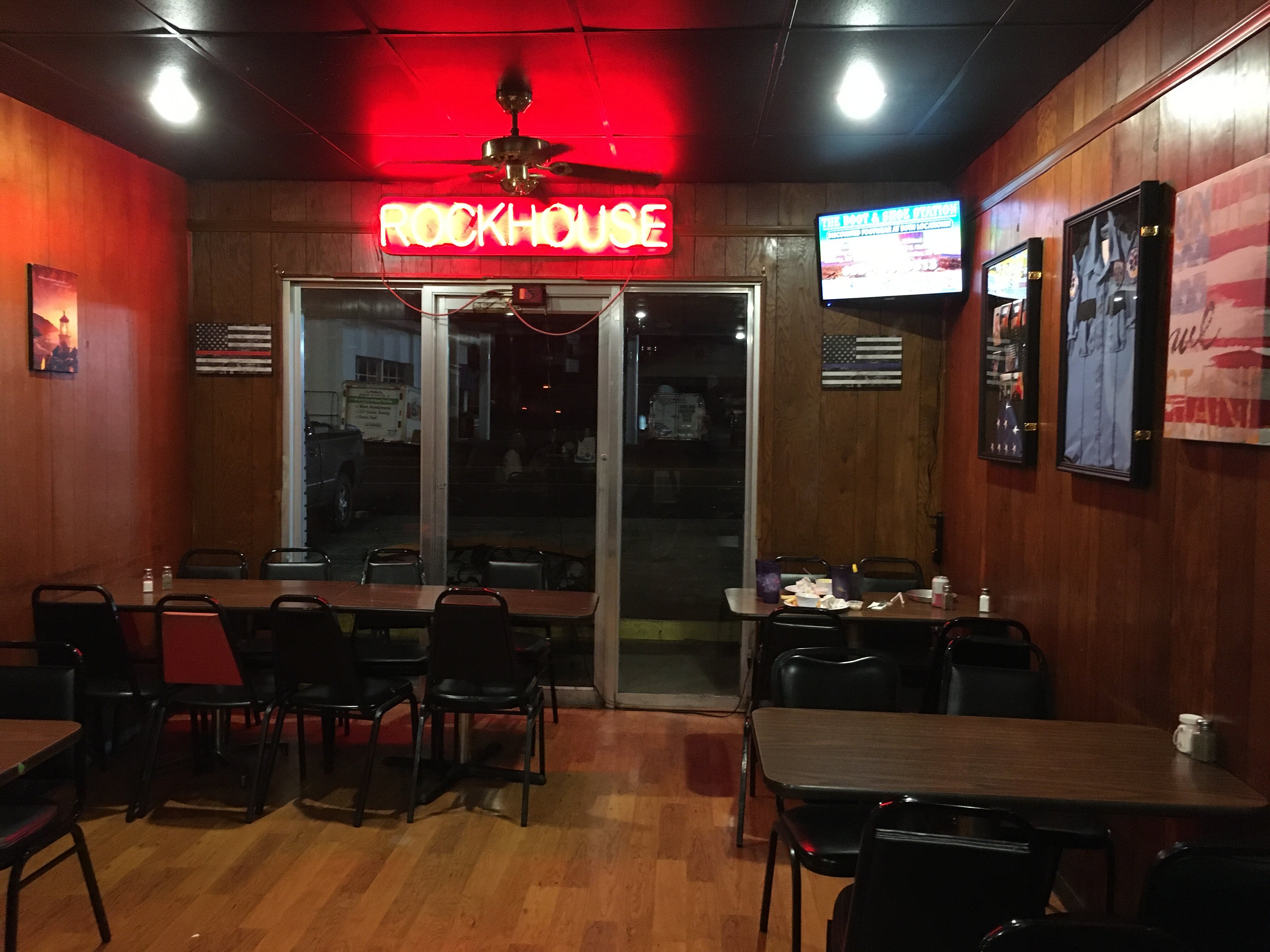 places to eat in russell springs ky