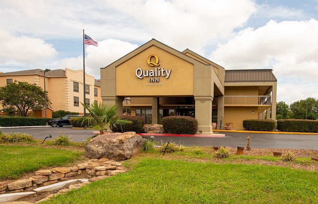 pet friendly hotels in monroe la
